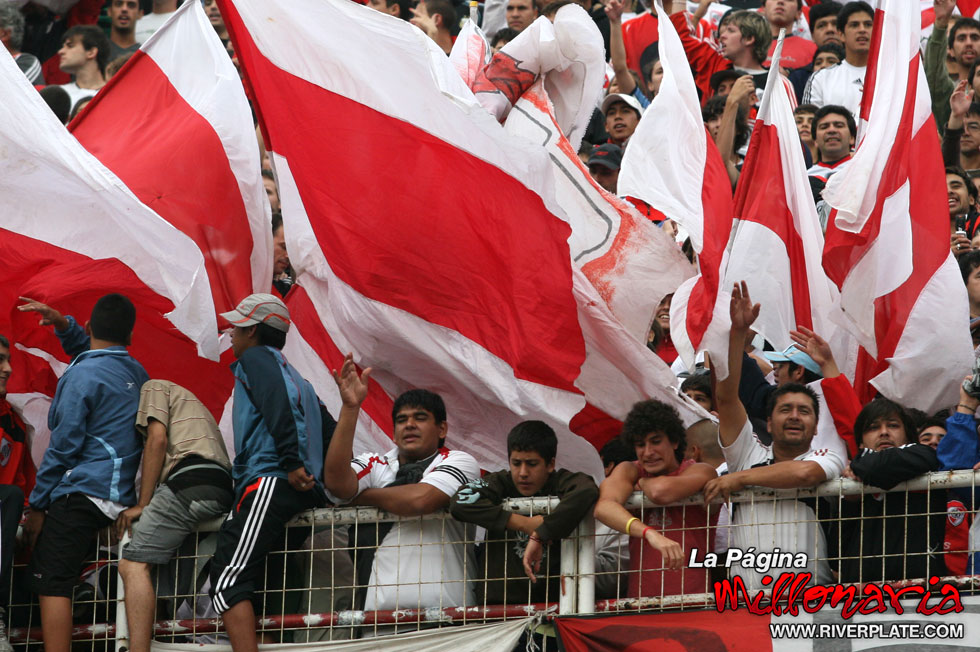 River Plate vs Banfield (CL 2009) 13